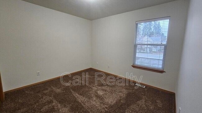 Building Photo - 1217 E Chantel Dr