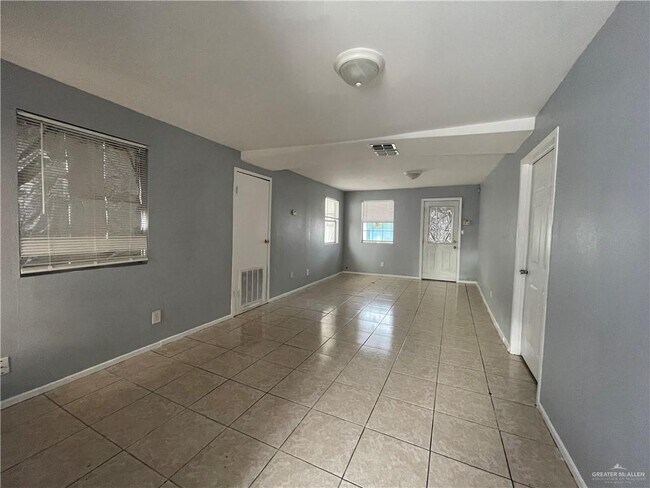 Building Photo - 13 W 18th St