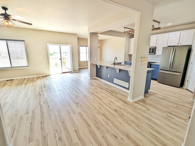 Building Photo - Stunning Modern Home with SHORT TERM LEASE and Breathtaking Mountain Views