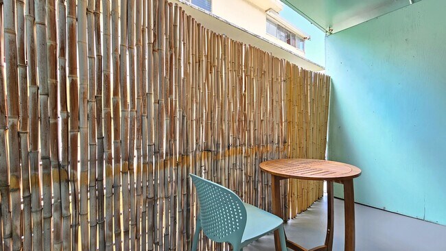 Building Photo - 432 Nmhana St