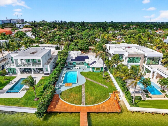 Building Photo - 2910 N Flagler Dr