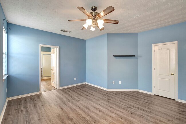 Building Photo - 2013 Lulach Ln