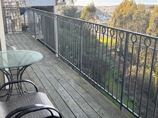 large surround balcony - 467 Crestmont Dr