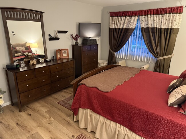 Building Photo - 406 Sheffield Rd