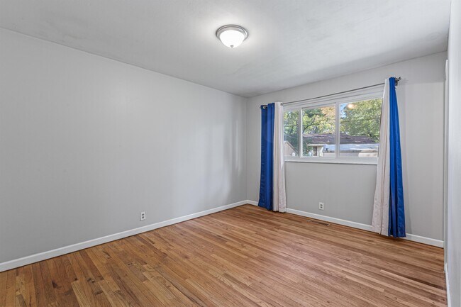 Building Photo - 3280 Brookshire Dr