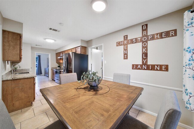 Building Photo - 31723 Ironwood Dr
