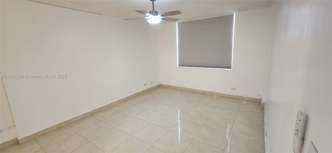 Building Photo - 3660 NE 166th St