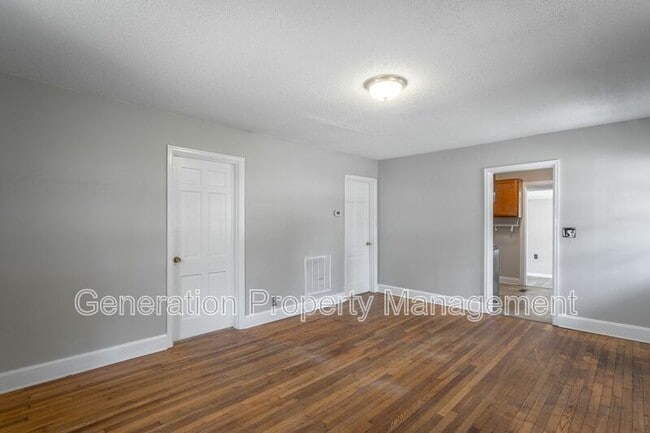 Building Photo - 538 Wando Dr