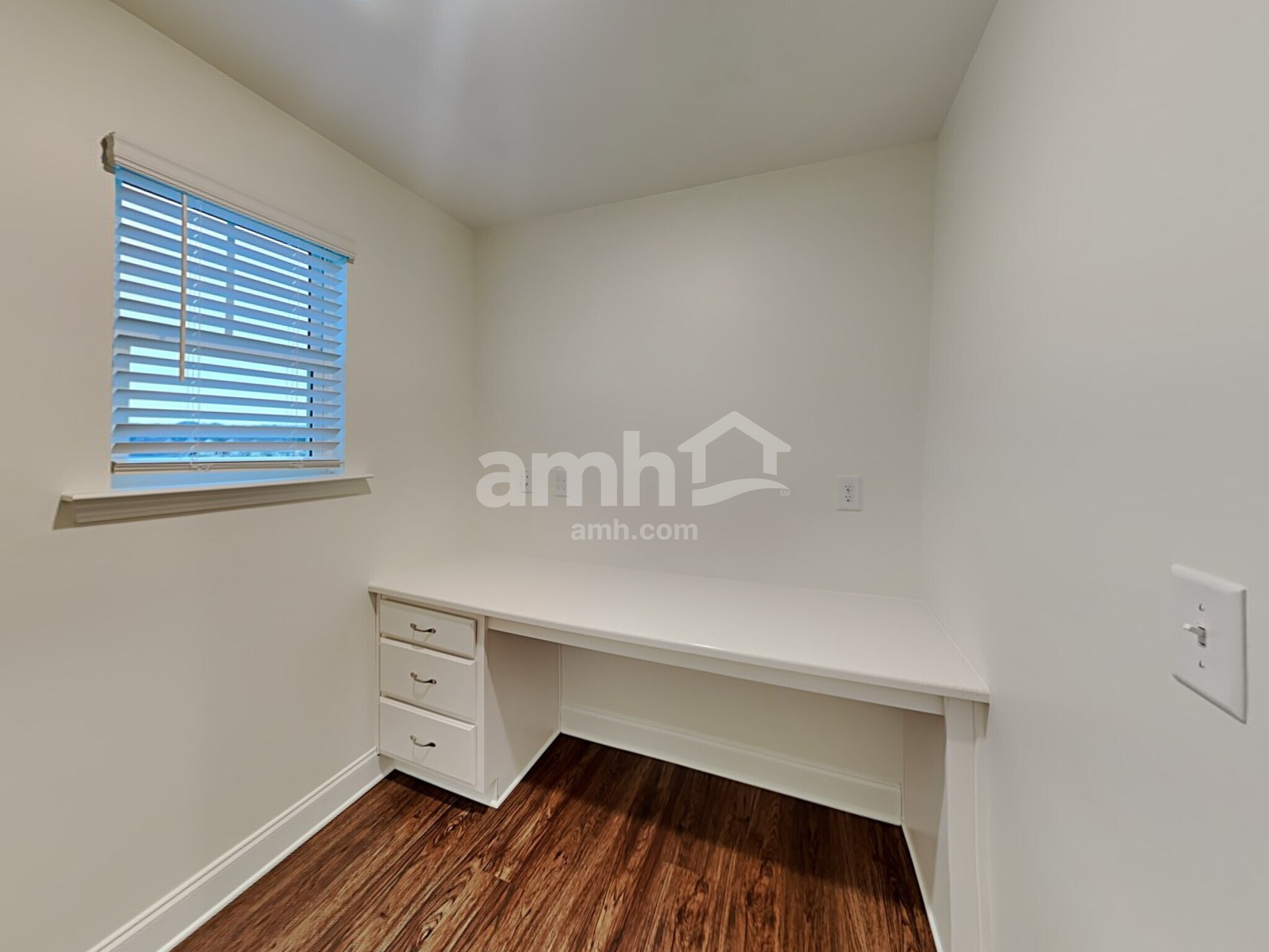 Building Photo - 146 Larragan Dr