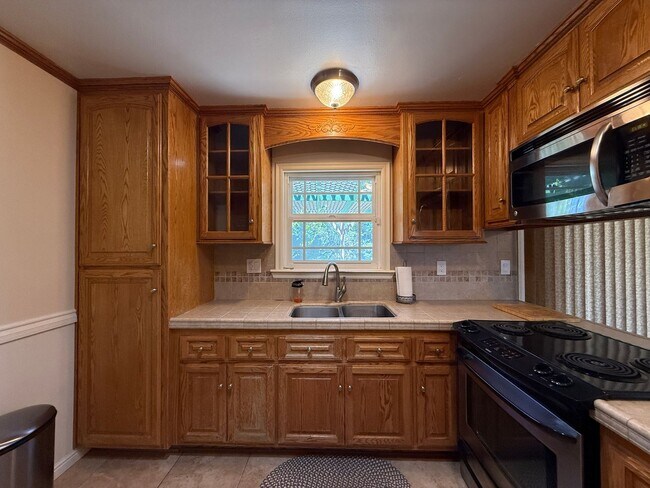 Building Photo - Centrally Located Orcutt Single Story Home