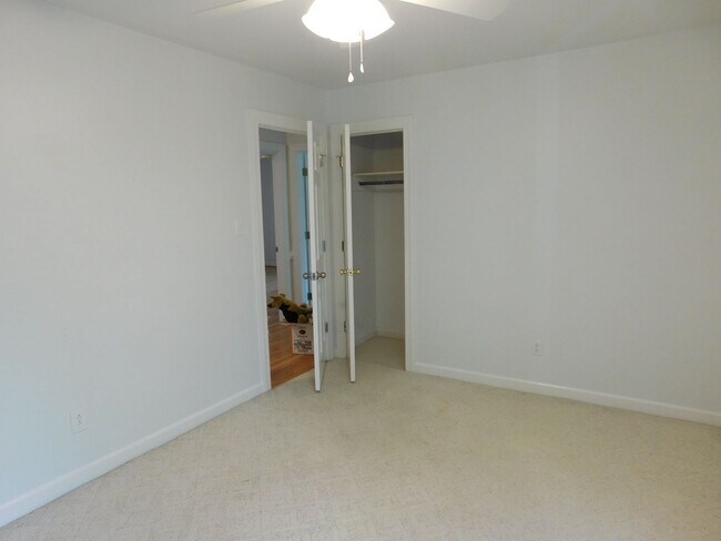 Building Photo - 3701 Lavenham Rd