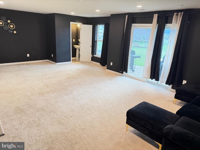 Building Photo - 5914 Krantz Dr