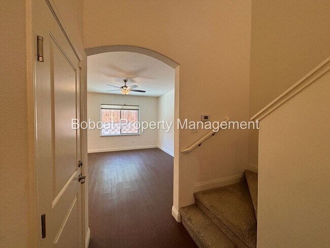 Building Photo - 3 Bed, 2.5 Bath, Townhome Located in Carson City - Mills Landing Community