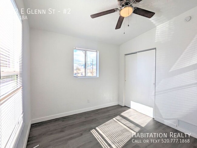 Building Photo - Pre-Lease!! Freshly renovated, brick, 1Bed...