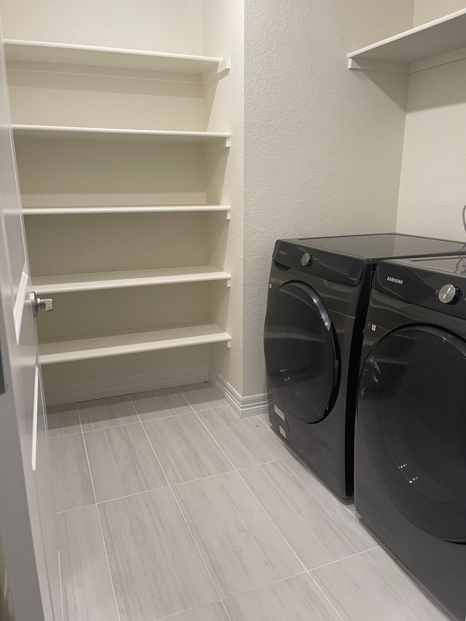 Laundry room - 16828 E 119th Ave