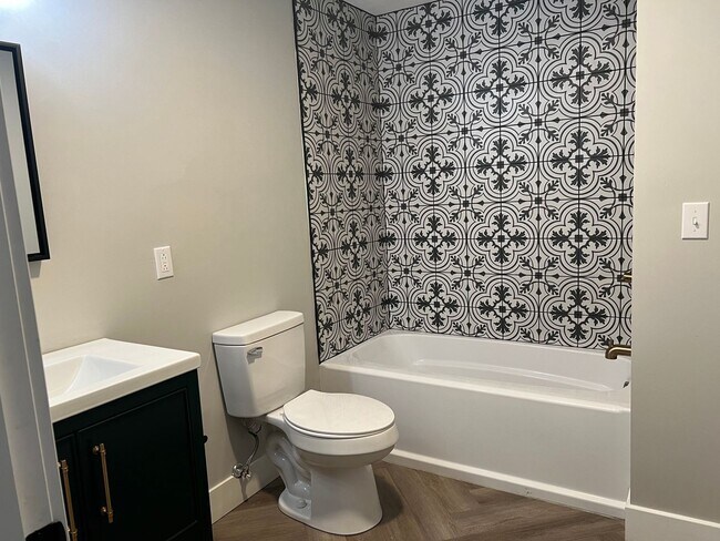 Building Photo - eml649