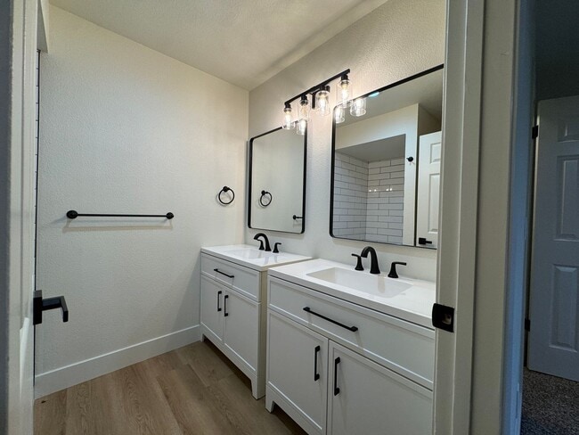 Building Photo - 5965 E Shields Ave