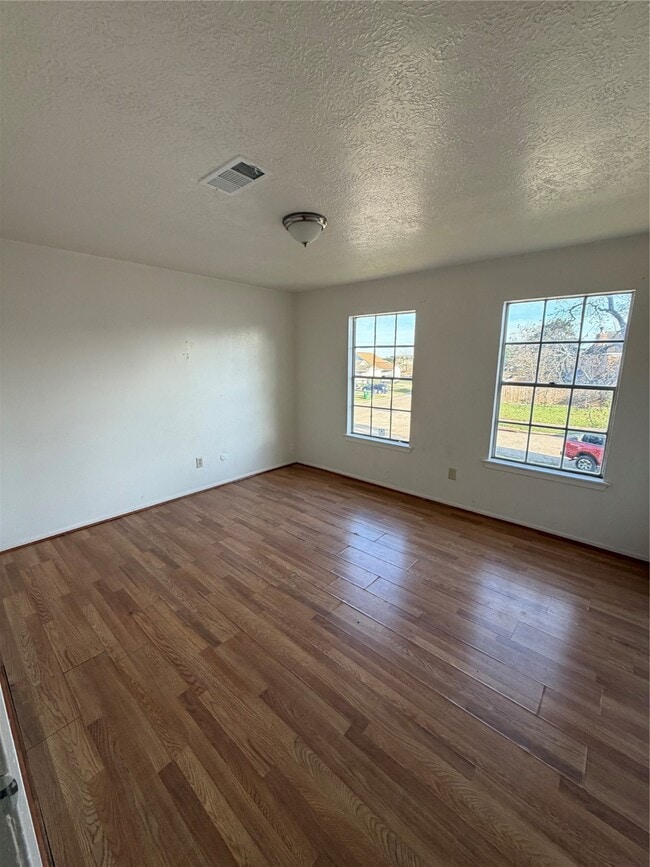 Building Photo - 4702 Ridgemar Cir