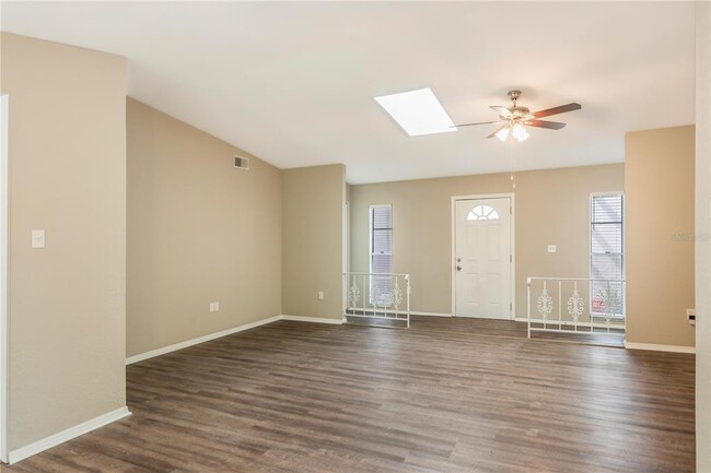 Building Photo - 8303 Broken Willow Ln