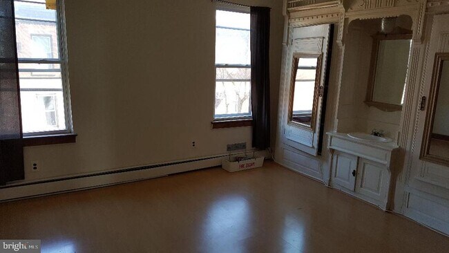 Building Photo - 872 N 23rd St