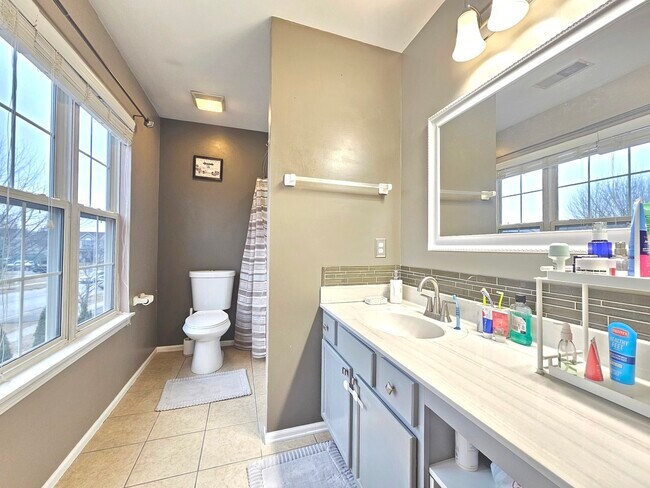 Building Photo - 579 Scott Ln