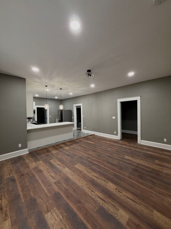 Building Photo - 1108 N Main St