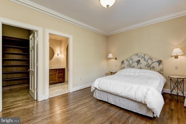 Building Photo - 2425 California St NW