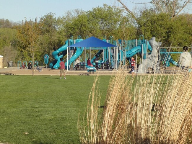 Building Photo - 15215 60th Ave N