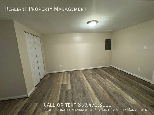 Building Photo - 209 Lakeshore Dr