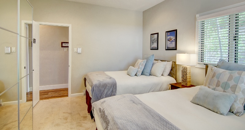 Building Photo - 31095 US-40