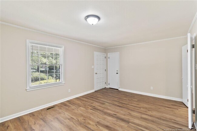 Building Photo - 309 Kenwood Dr