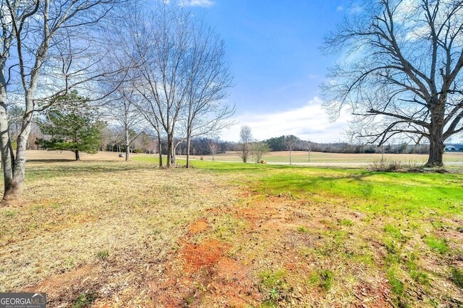 Building Photo - 497 Old Hwy 85