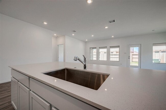 Building Photo - 5119 Whispering River Dr