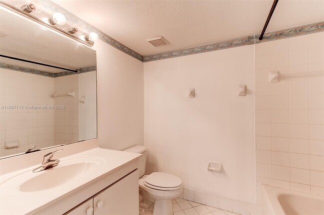 Building Photo - 970 NE 34th Ave