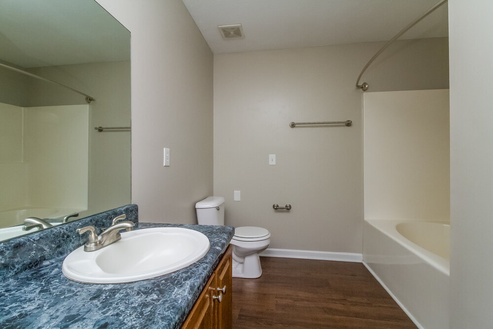 Building Photo - 3323 Meadowhill Dr