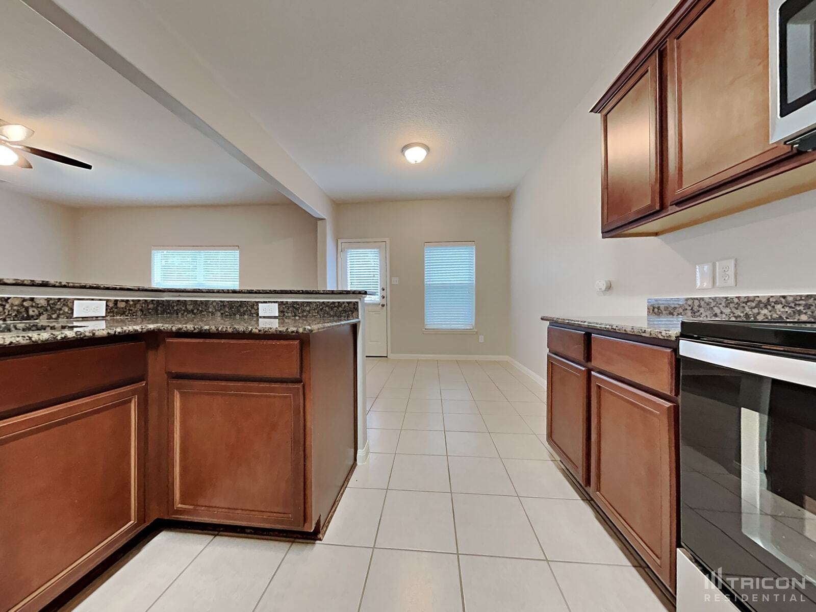 Building Photo - 30906 Sweetwater Cir