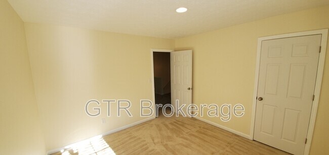 Building Photo - 5591 Rock Lake Dr