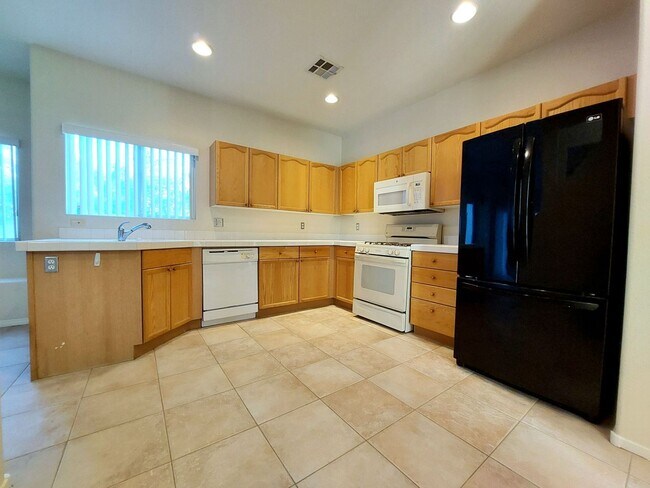 Building Photo - GREEN VALLEY RANCH