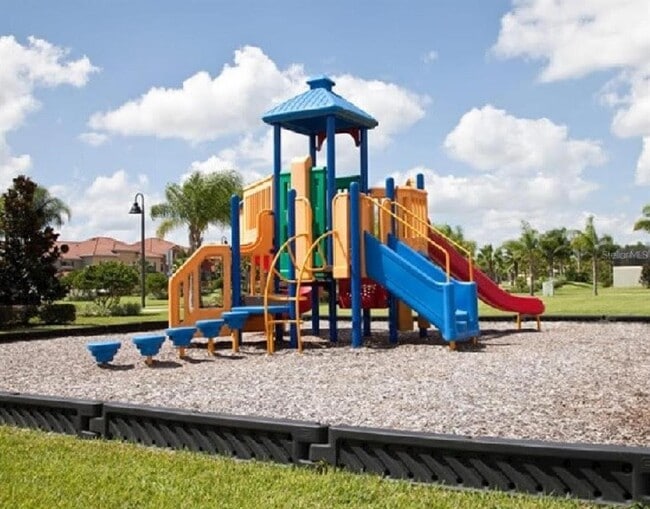 Building Photo - 8950 Coco Palm Rd
