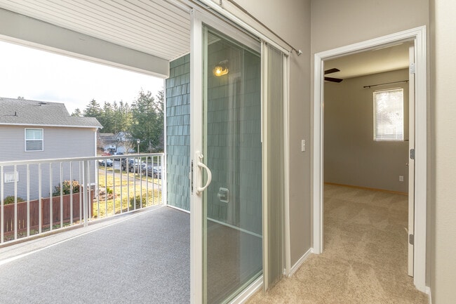 Building Photo - Low Maintenance Living 2 Bedroom Condo, Du...