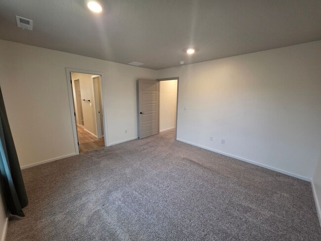 Building Photo - Beautiful Updated Home