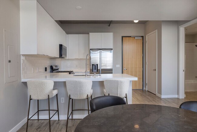 Building Photo - FULLY FURNISHED - JUHL - 2 BEDROOM 2 BATH WITH 2 PARKING SPACES