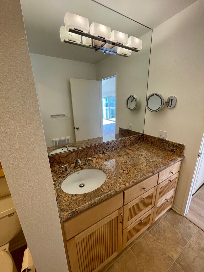Master Bathroom - 3029 Harbor Blvd