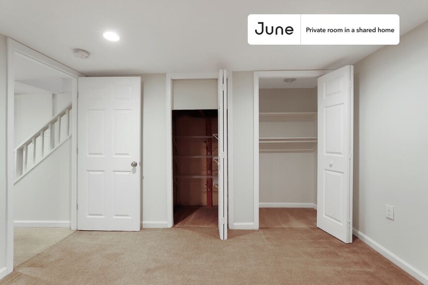 Building Photo - Room in Shared 5 bed/2 bath home in Logan Circle