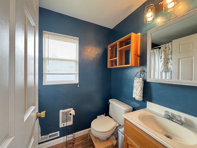 Building Photo - Charming Home for Lease