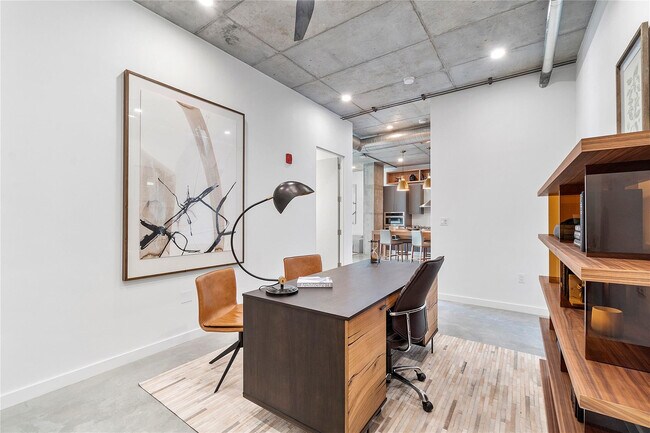 Building Photo - 401 NW 1st Ave