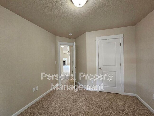 Building Photo - 11809 NE 26th Pl