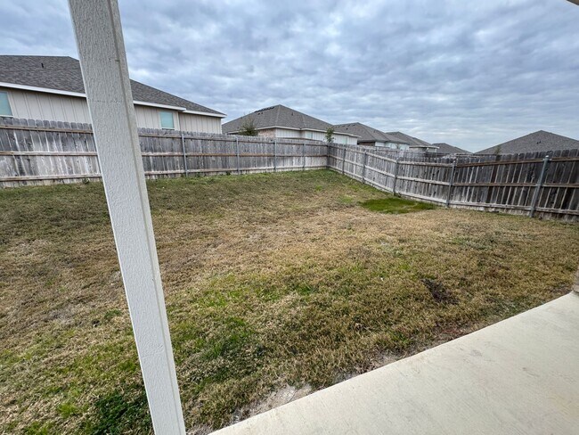 Building Photo - 5415 Rose Gdn Lp