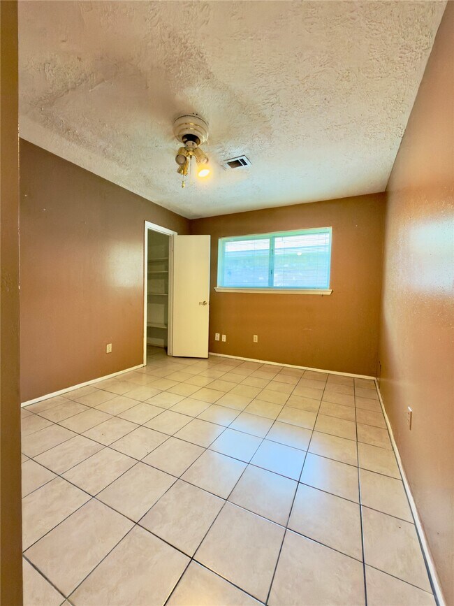 Building Photo - 23115 Bright Star Rd