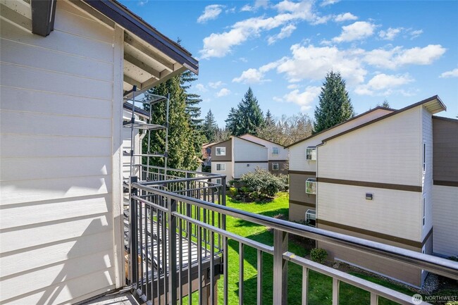 Building Photo - 1Bd/1Ba Kirkland Apartment